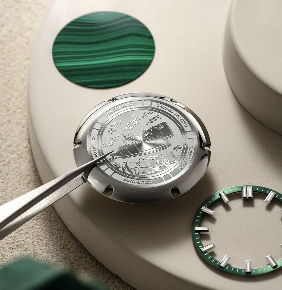 Nereide 42 Stone Dials Engraved Caseback