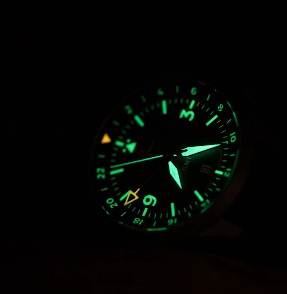 Frankfurt GMT 40mm (2026) Lume on dial, hands and bezel