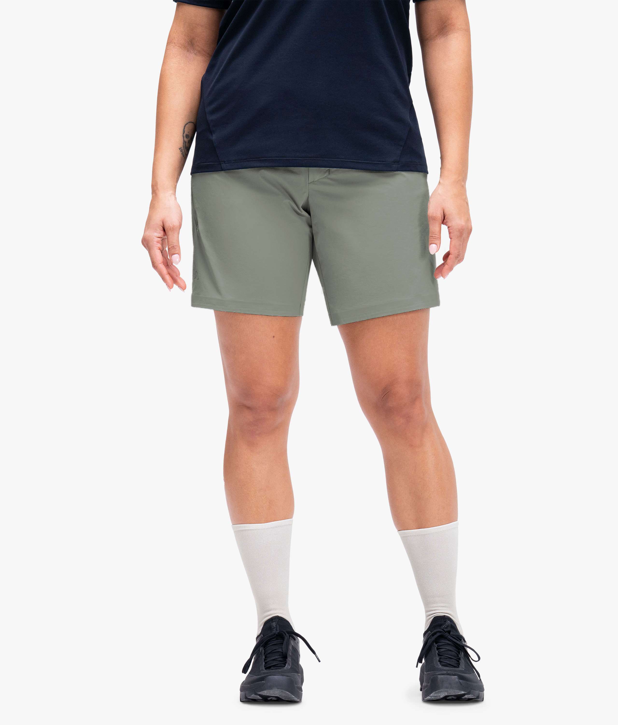 Women's Farside Short 8