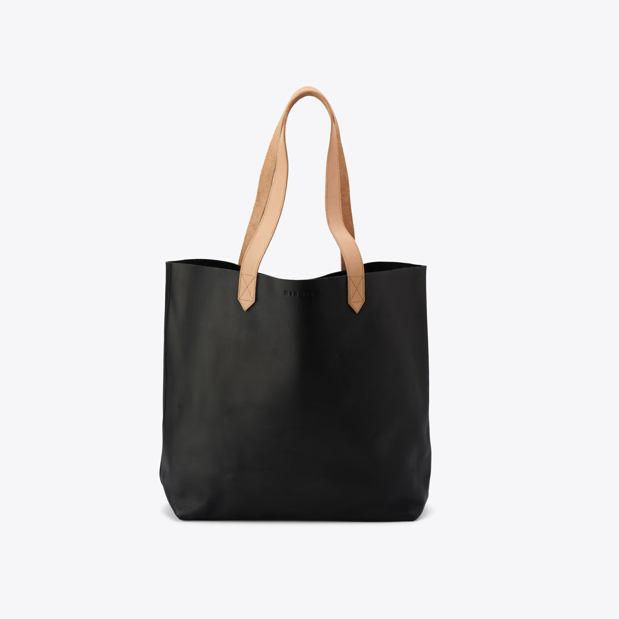 Nisolo Lori Tote Black/Natural - Every Nisolo product is built on the foundation of comfort, function, and design. 