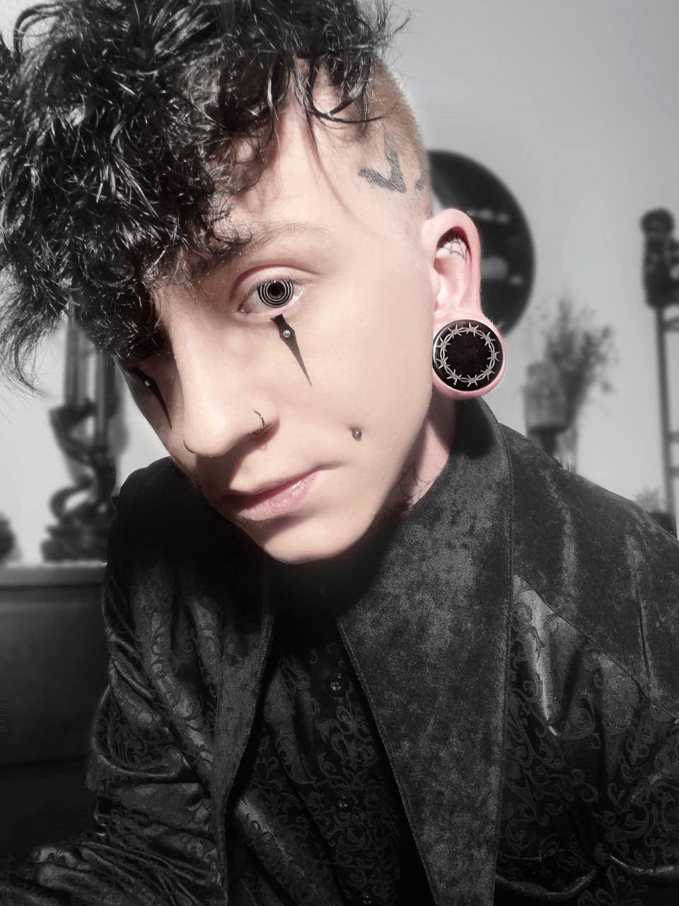  Barbed Wire Plug / Gauge - Black Glass | Flat Faced Double Flare