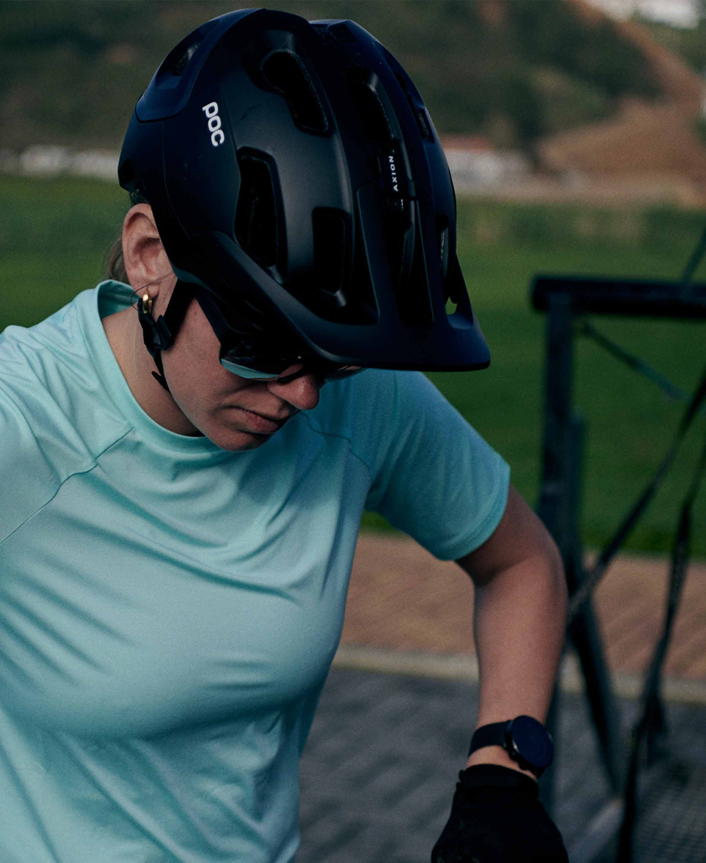 POC Axion Spin Helmet