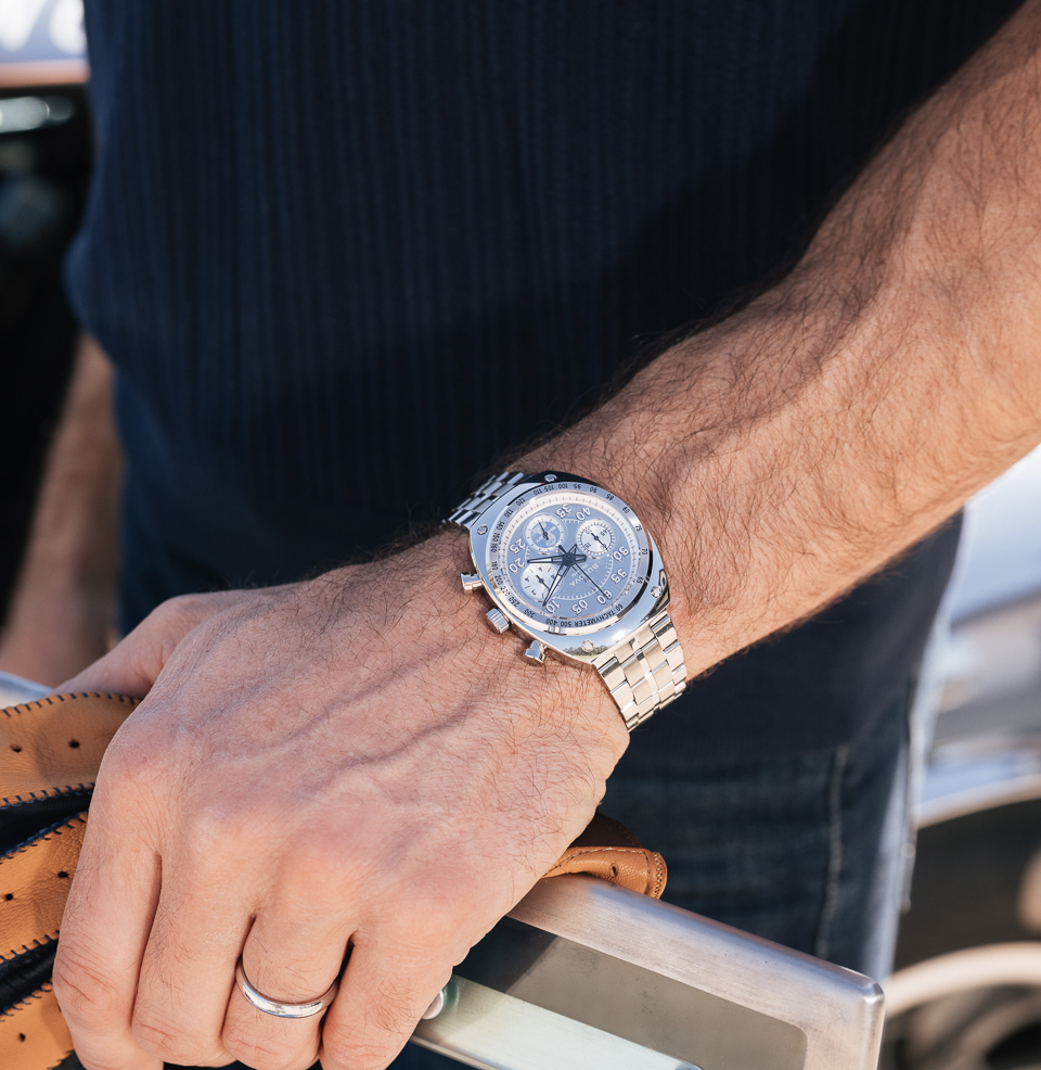 Bulova SHELBY® Racer Chronograph – 96K118 Anti-reflective sapphire crystal