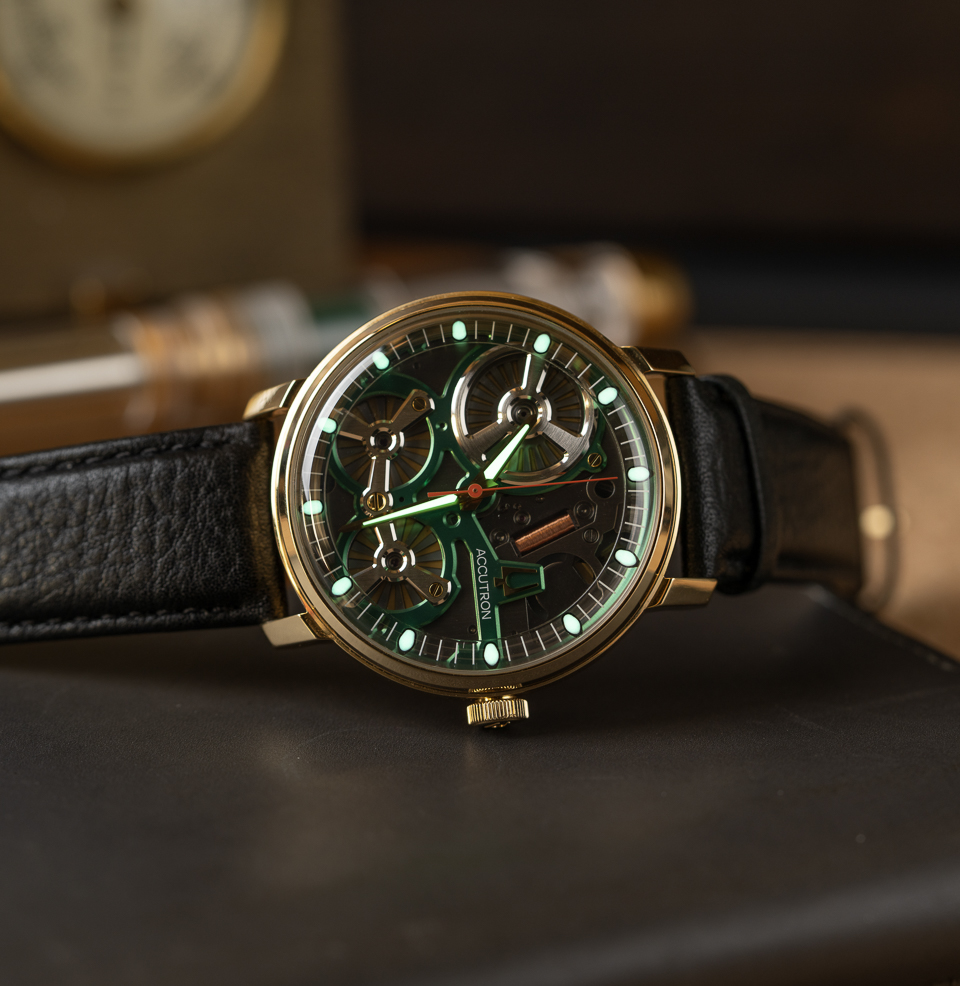Accutron Spaceview 2020 60th Anniversary Limited Edition (18K Gold) Super-LumiNova indices