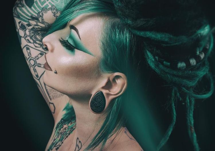 Snake Plug / Gauge - Teardrop Black Glass | Flat Faced Double Flare