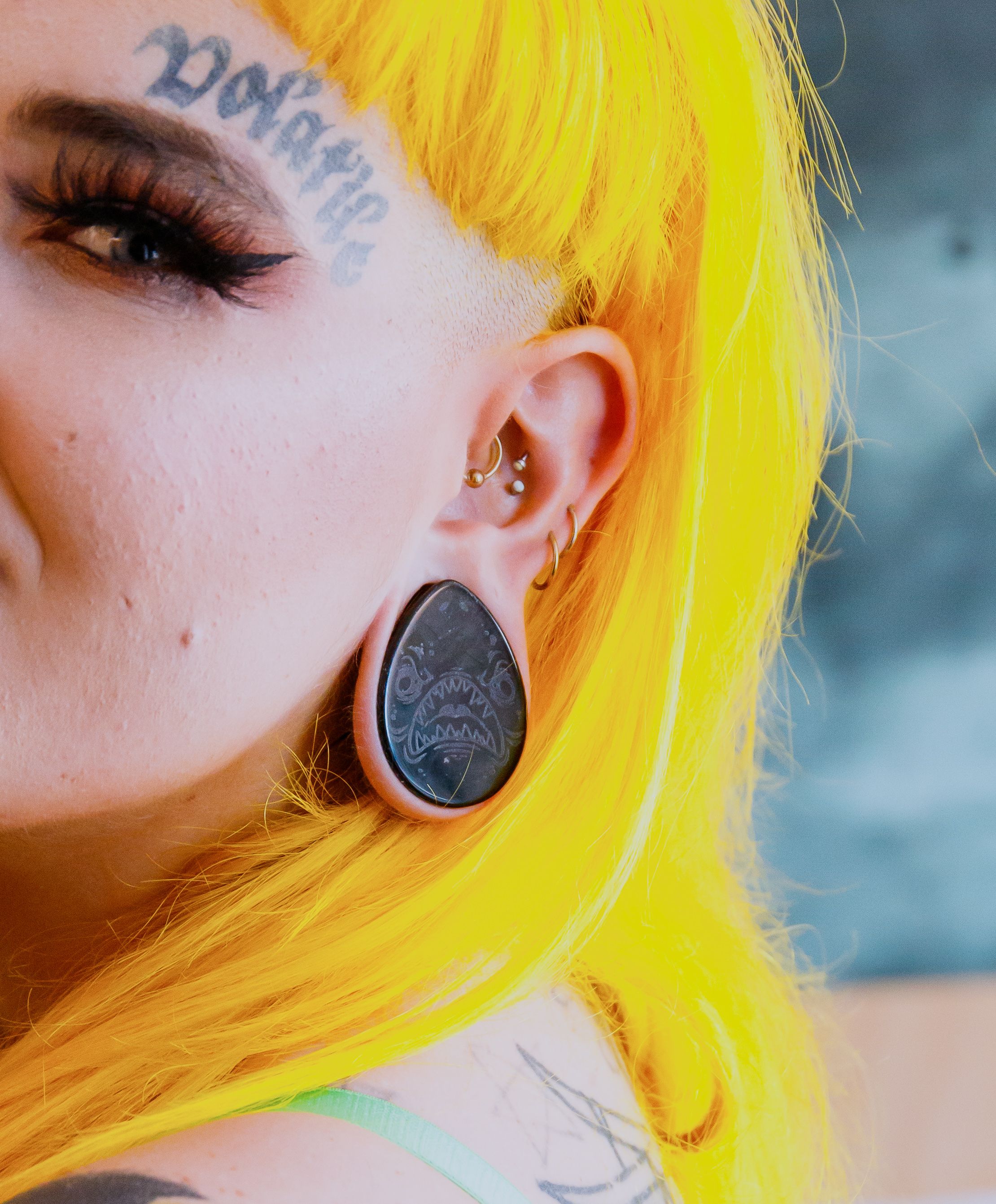  Shark Plug / Gauge - Teardrop Black Glass | Flat Faced Double Flare