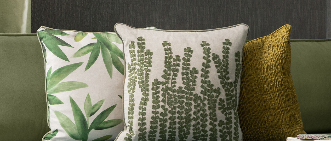 Pillows for green sofa hotsell