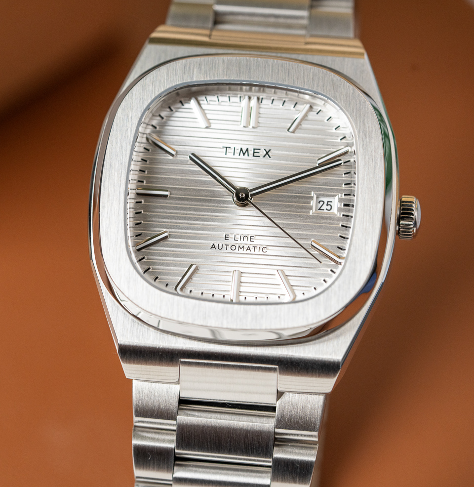 Timex Automatic E Line Horizontally textured dial