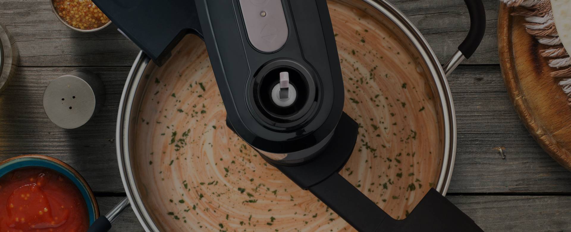 Fully adjustable for your collection of pots & pans.