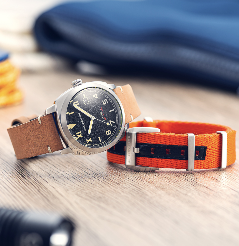 Hull California Automatic Cushion-Shaped Case
