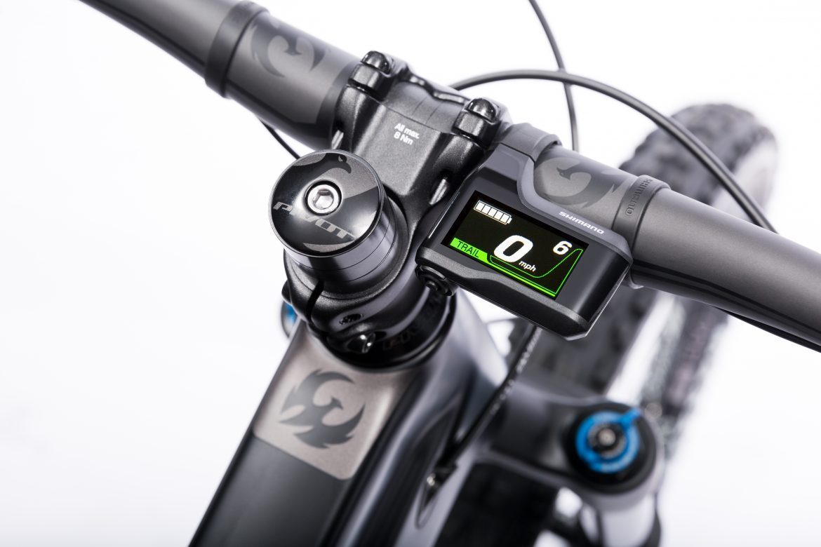 Pivot Shuttle RACE XT Electric Mountain Bike