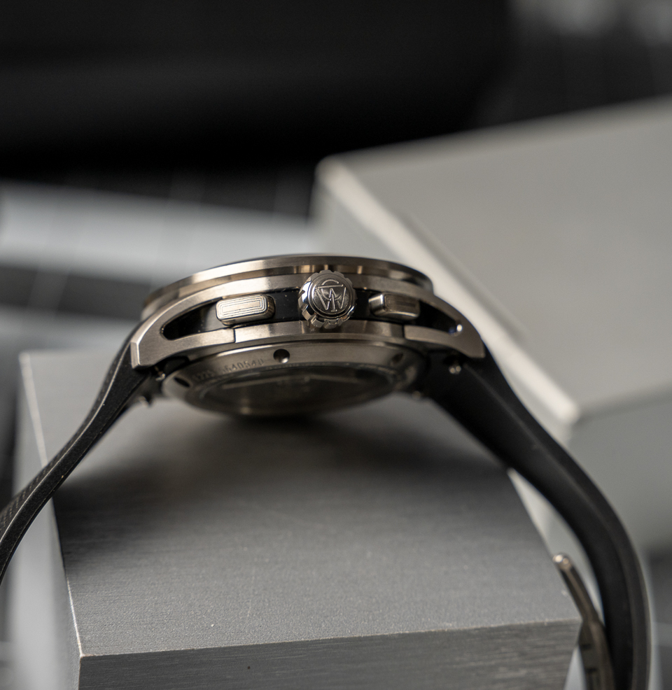 Timex Atelier Chronograph Automatic M1a Ti 42mm Titanium Case Construction