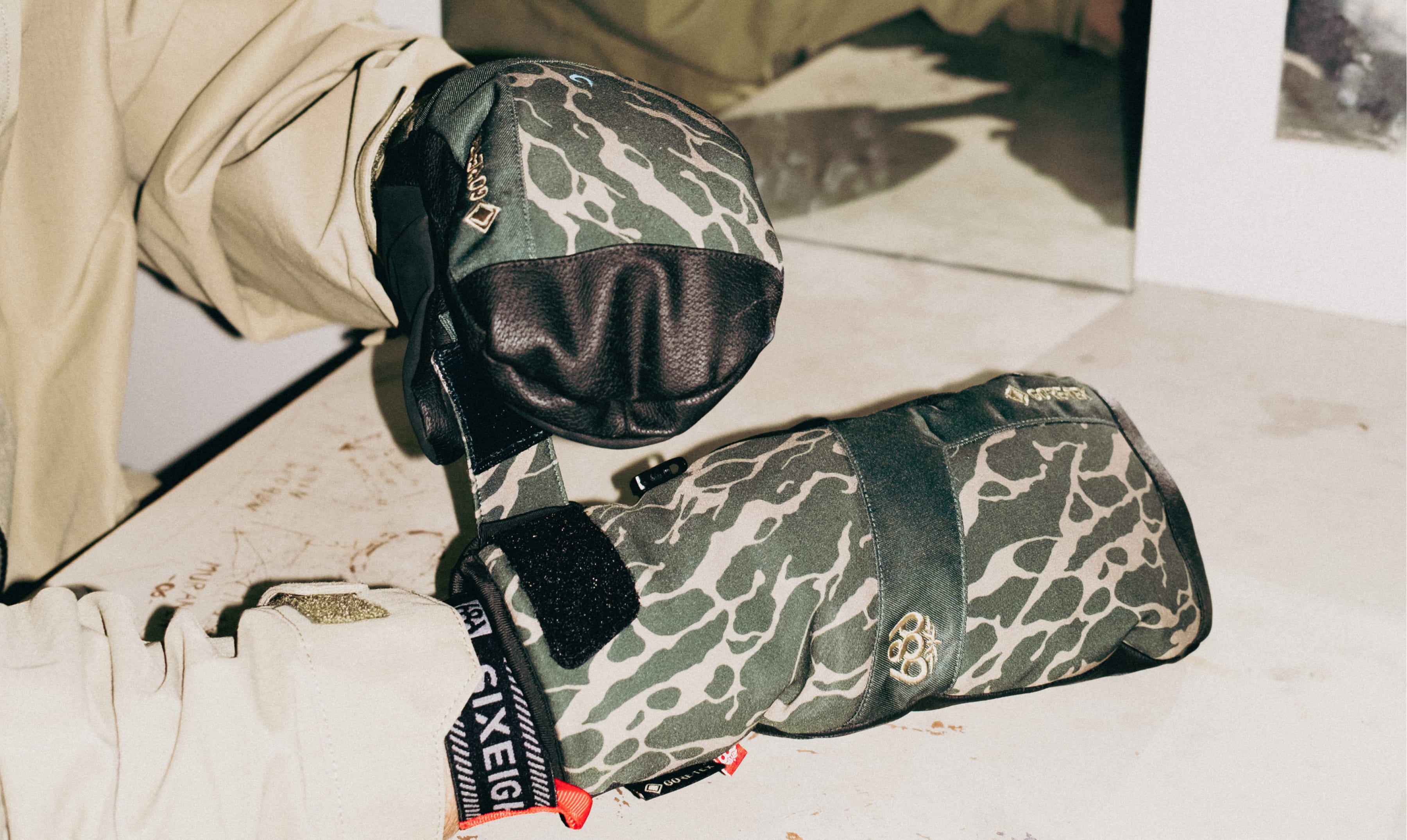 スキー・スノーボードアクセサリー 686 GORE-TEX Linear Under Cuff Mitt 686 Men's GORE-TEX Linear™ Under Cuff Mitt – 686.com