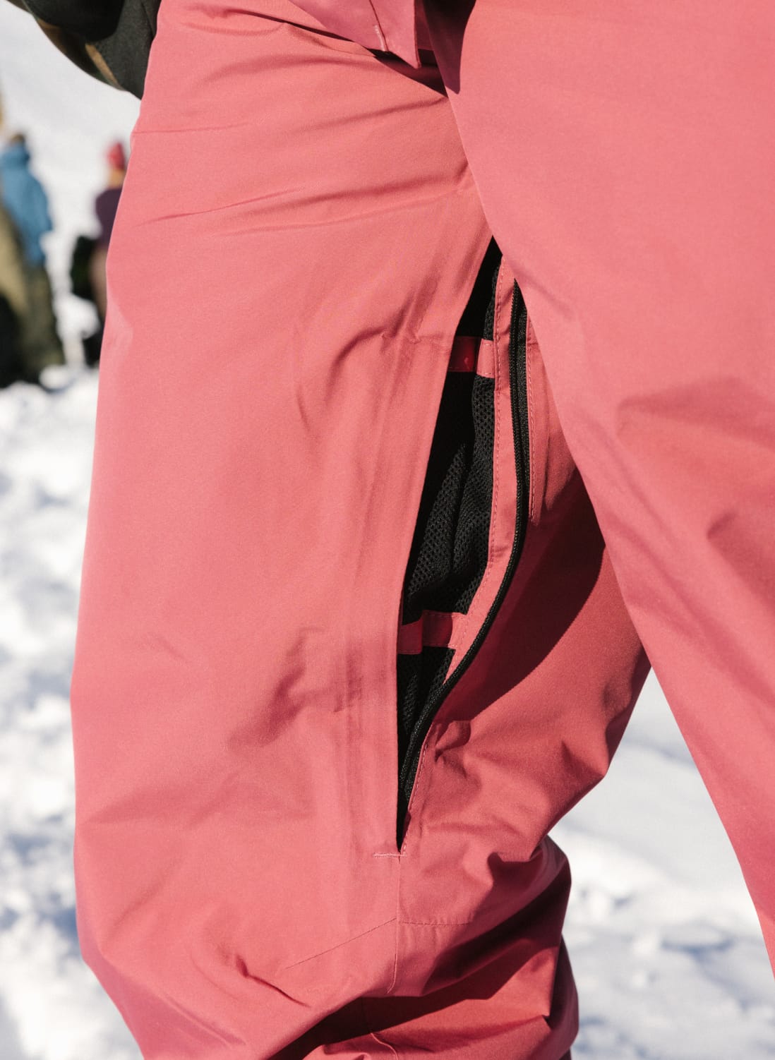esow シルクスクリーン RED 686 Women's GORE-TEX Willow™ Insulated Pant – 686.com