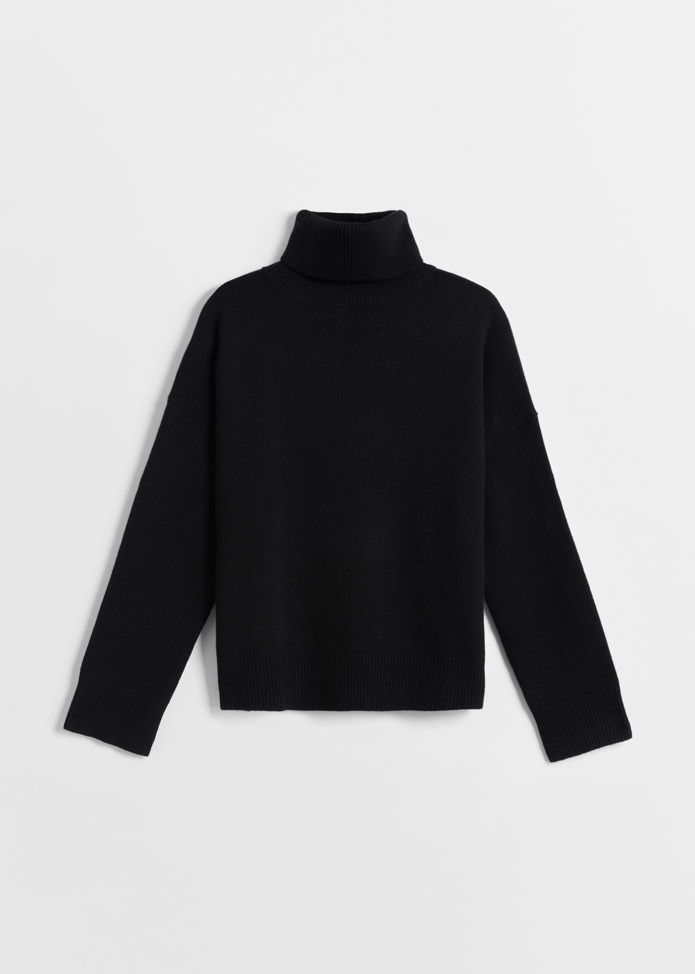 CO - Boxy Turtleneck Sweater in Wool Cashmere - Black
