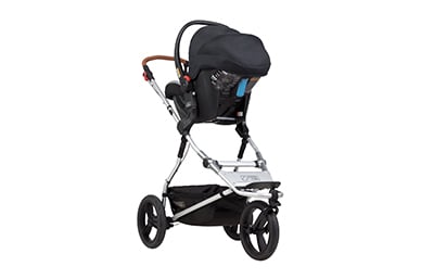 un lujoso sistema de viaje todoterreno para tu recién nacido con silla de auto infantil protect™ y adaptadores*
