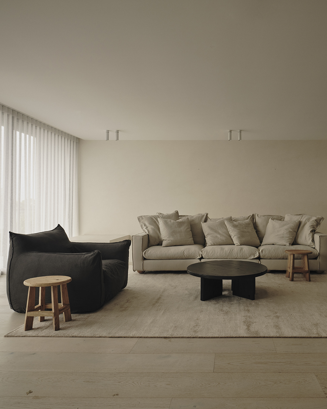 Alta Stool