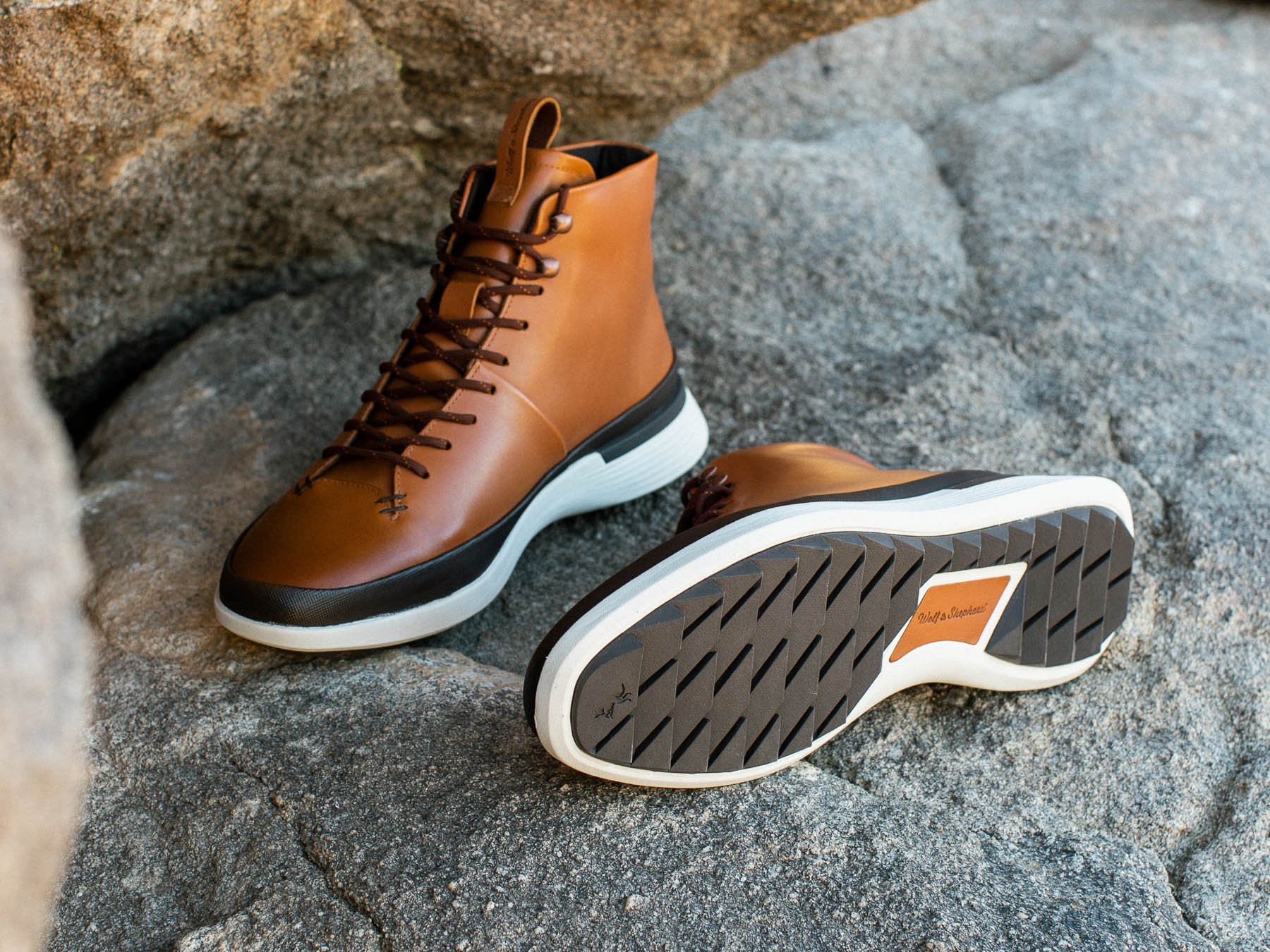 Overhead view of Men's boot Crossover Hiker WTZ in Honey on a rock