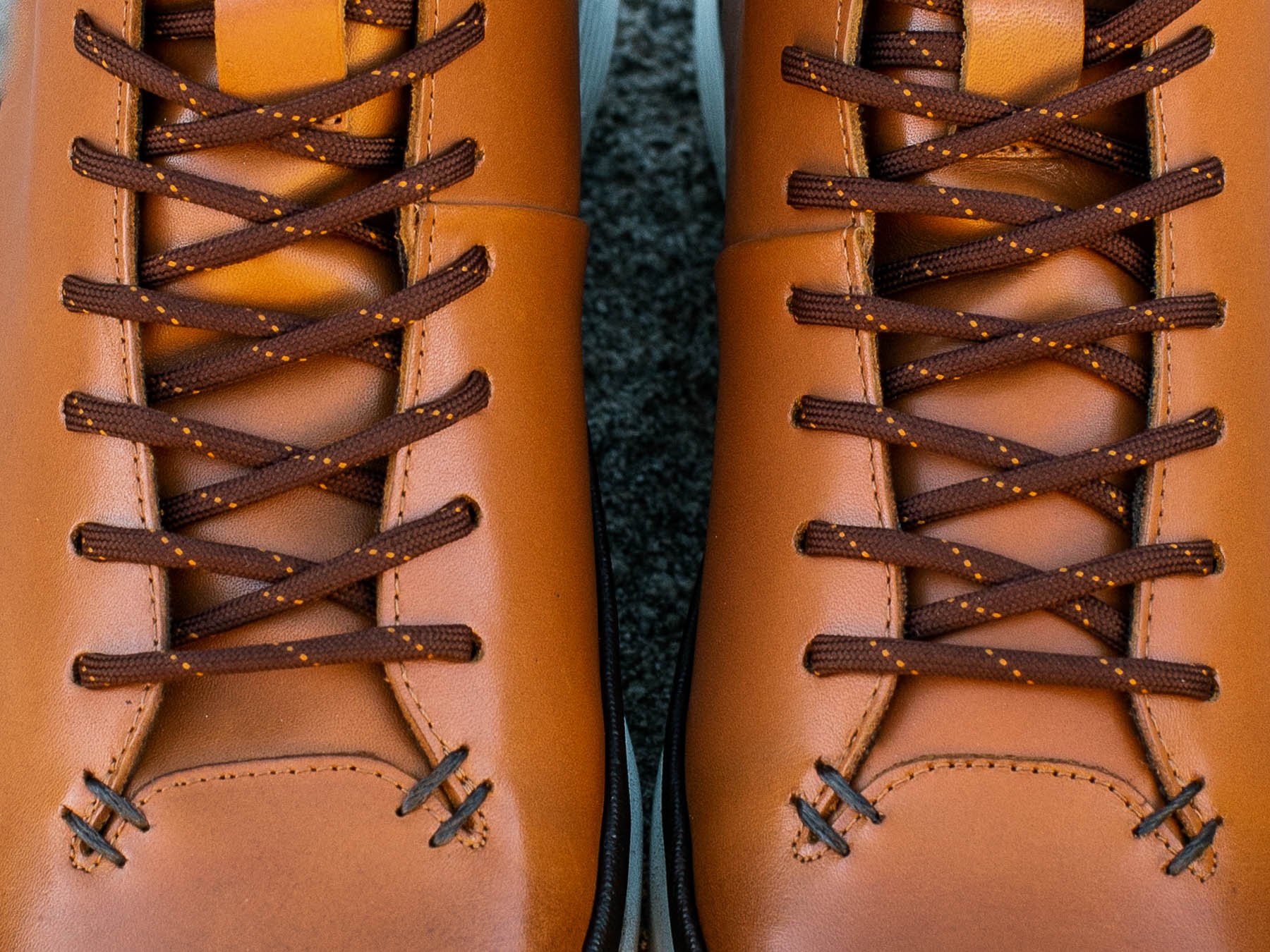 Close up view of laces of Men's boot Crossover Hiker WTZ in Honey