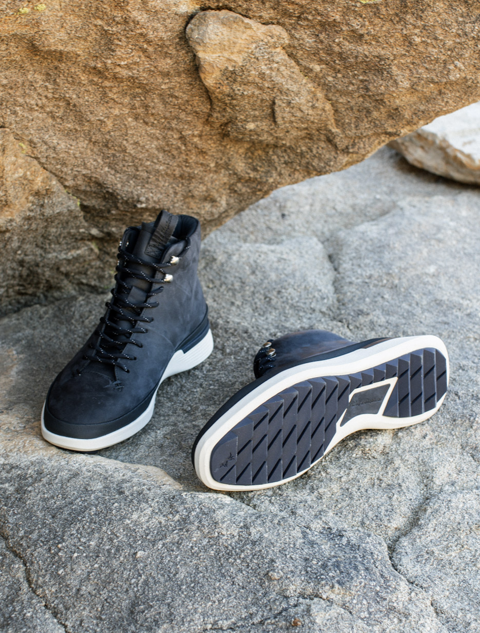 Overhead view of Men's boot Crossover Hiker WTZ in Navy on a rock