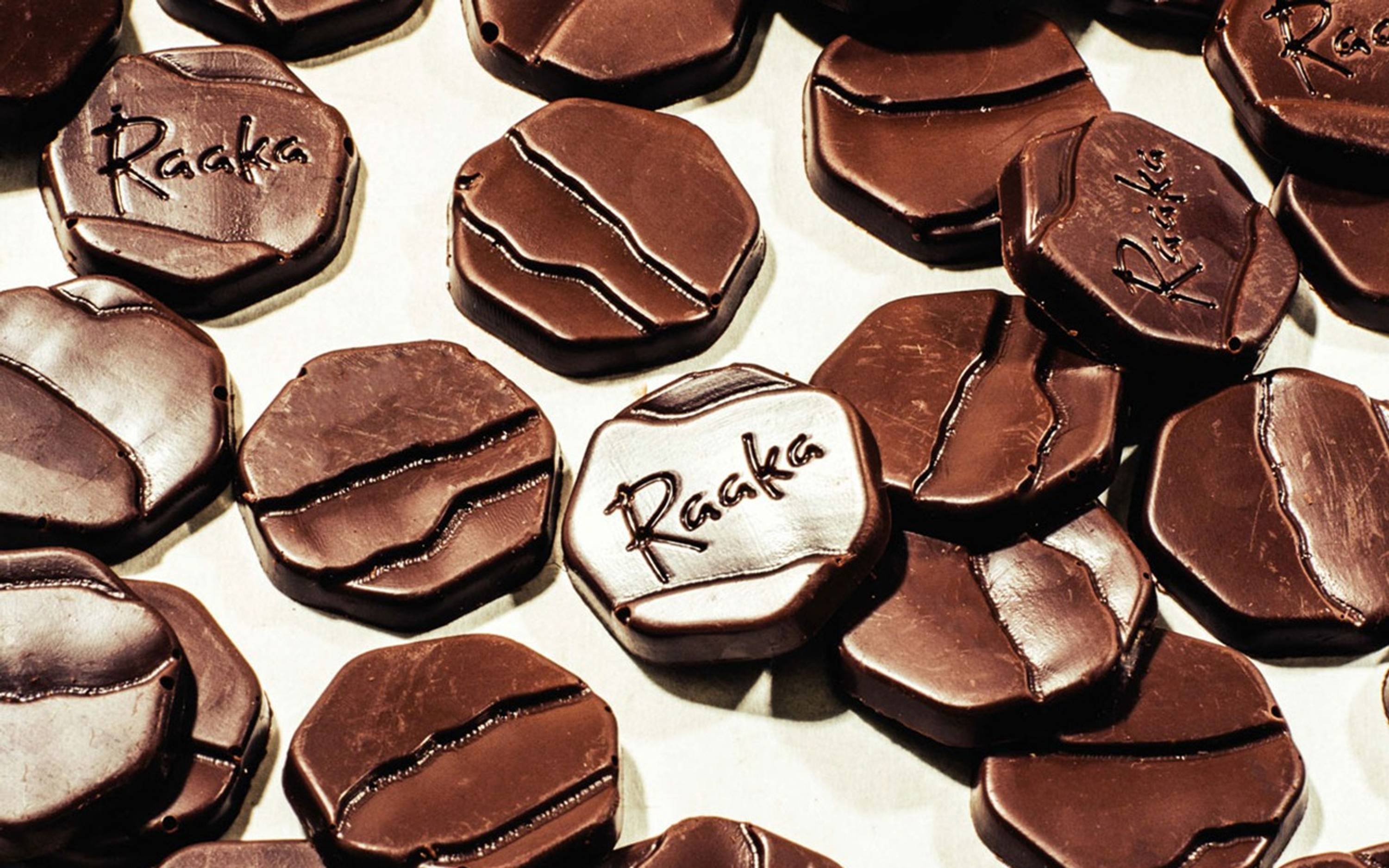 Dark chocolate baking discs