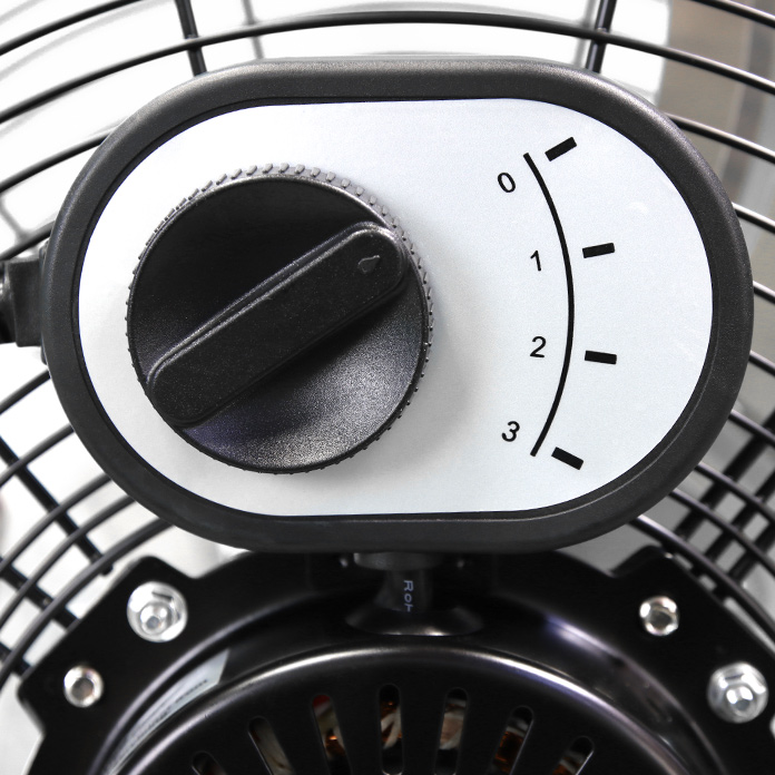 Close-up of the 3 speed switch with off function.