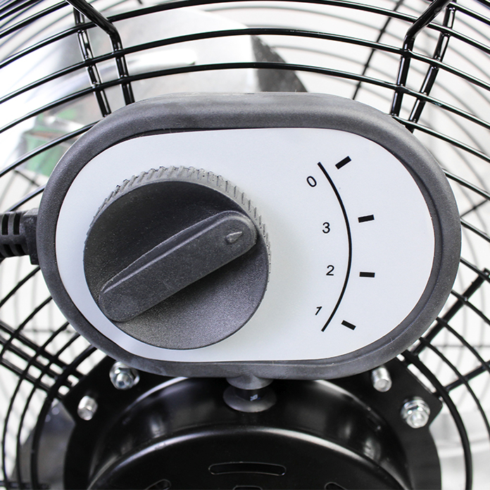 Close-up of the 3 speed switch with off function.