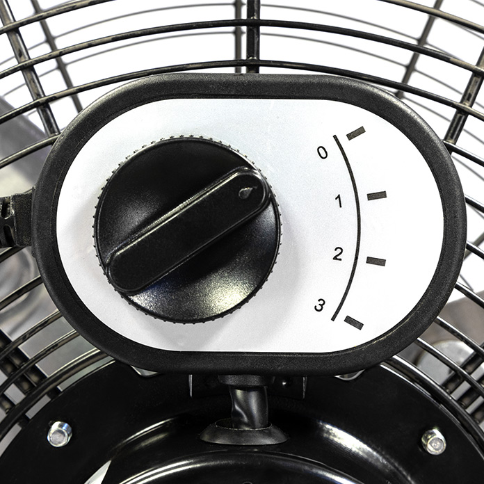 Close-up of the 3 speed rotary switch.
