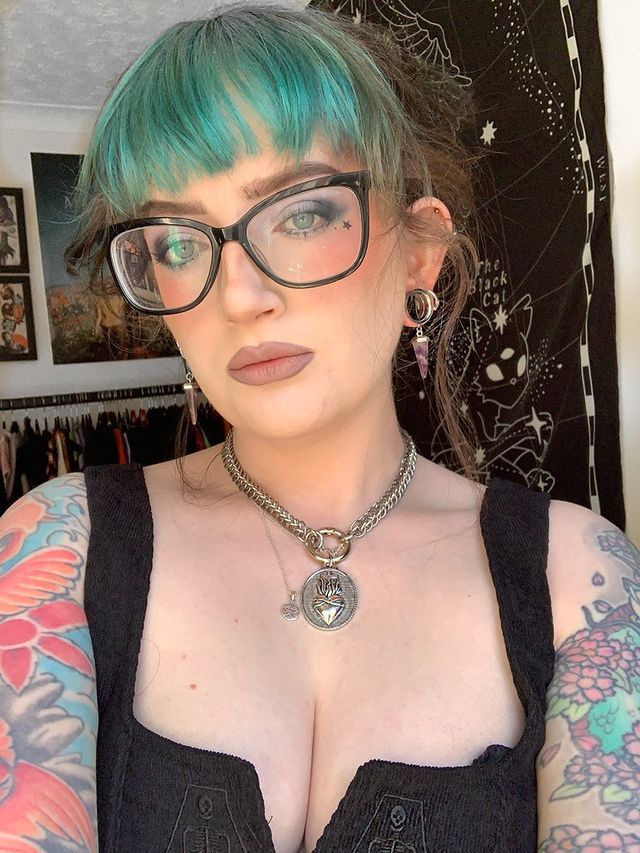 Girl wearing nice  Amethyst & Silver Dangle Plug