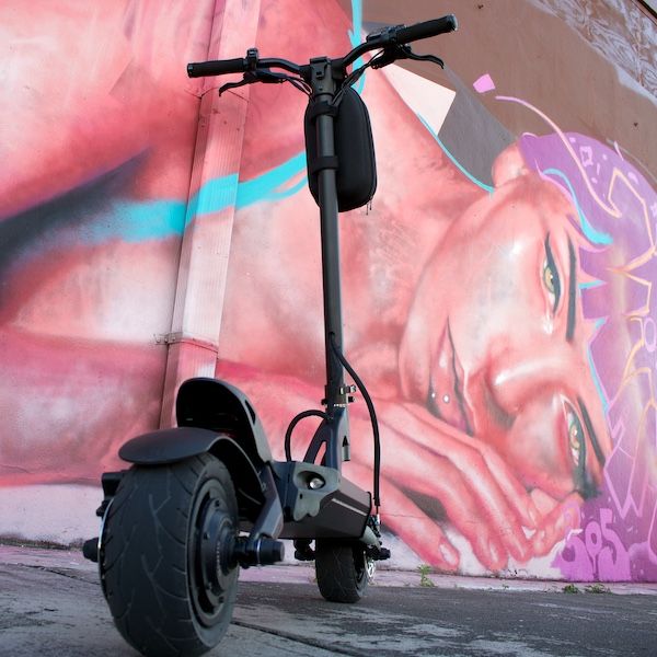 Mantis 8 🛴 MANTIS 8 - Powerful & Compact All Round Electric Scooter