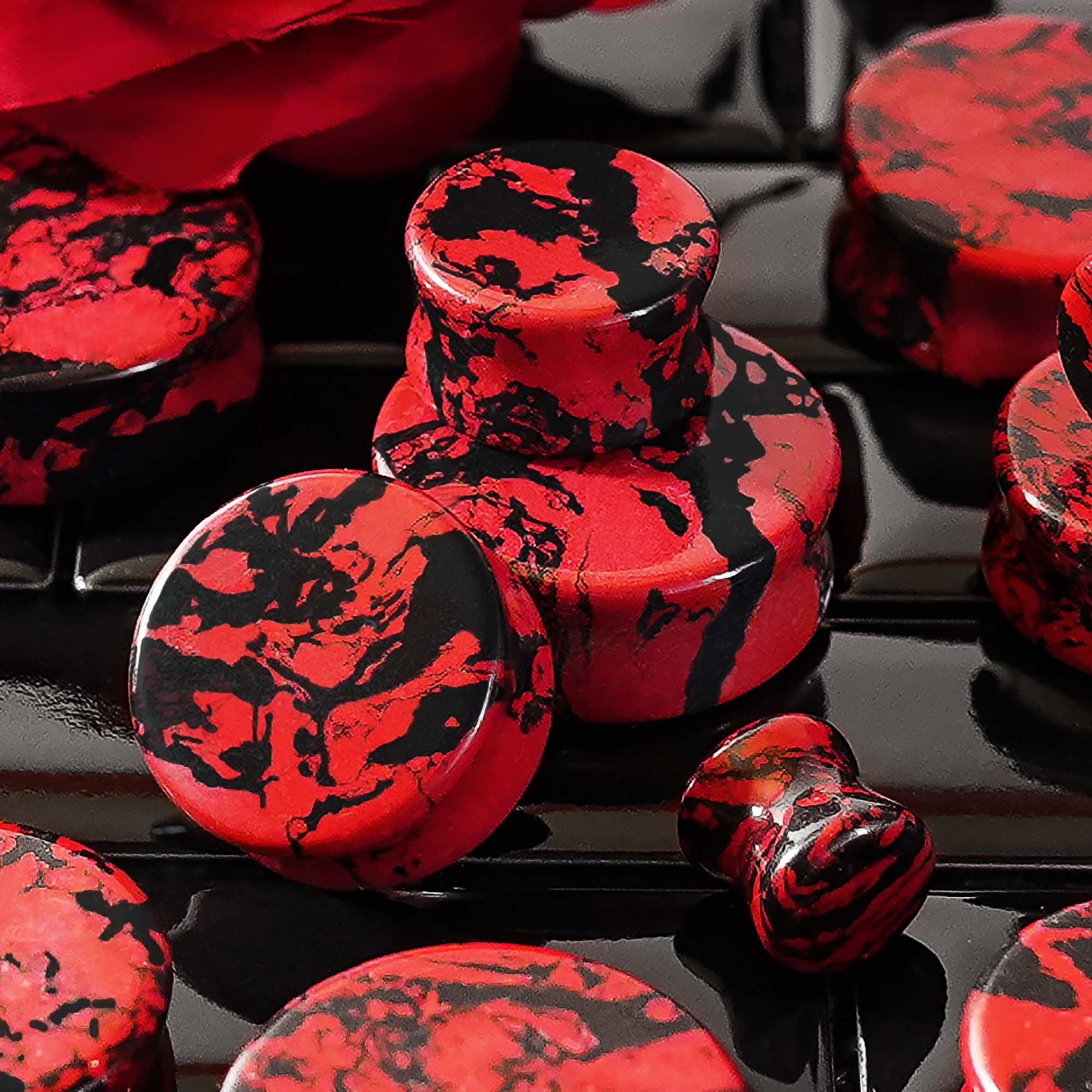 Emo  Marble Black & Red Stone Plug / Gauge