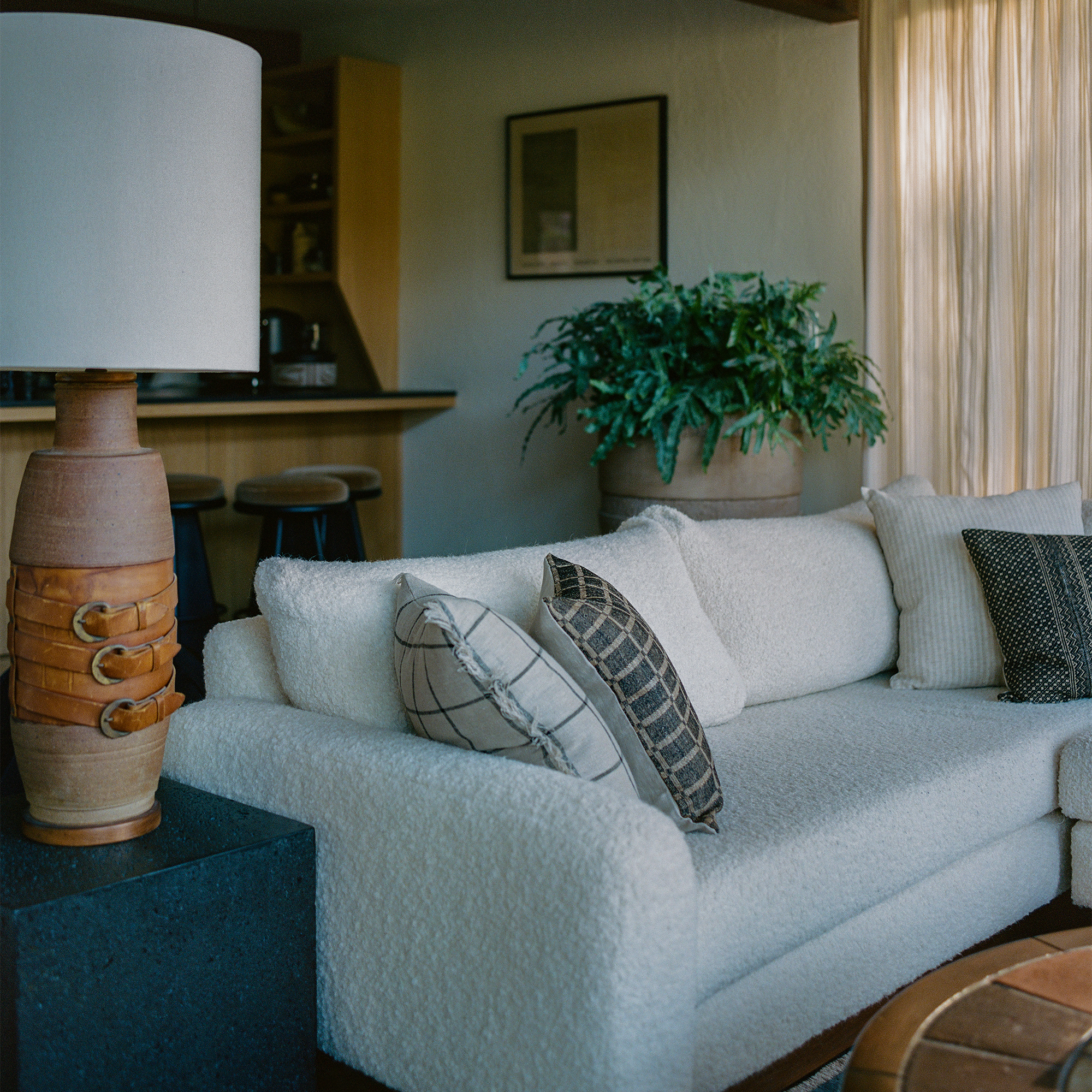 Photography by Ori Harpaz. Interior by Studio Preveza.