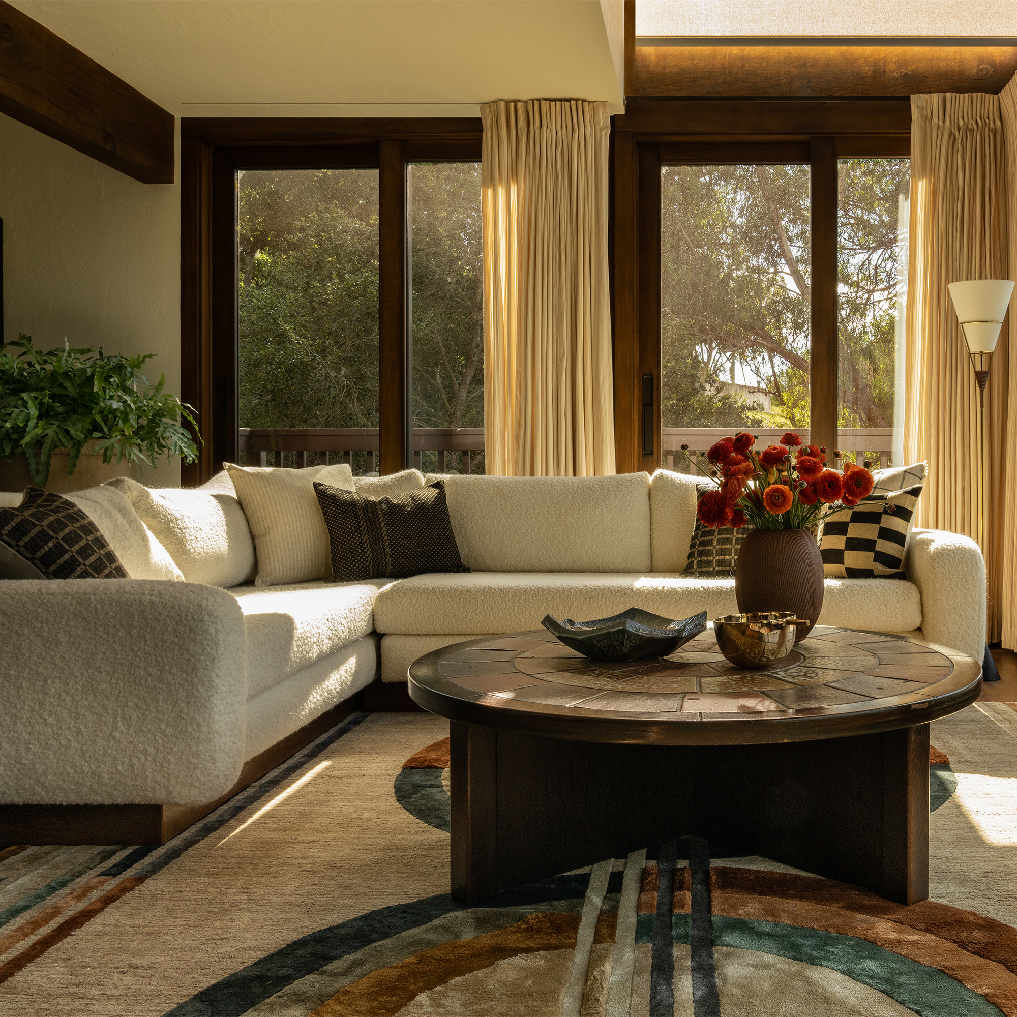 Photography by Ori Harpaz. Interior by Studio Preveza.