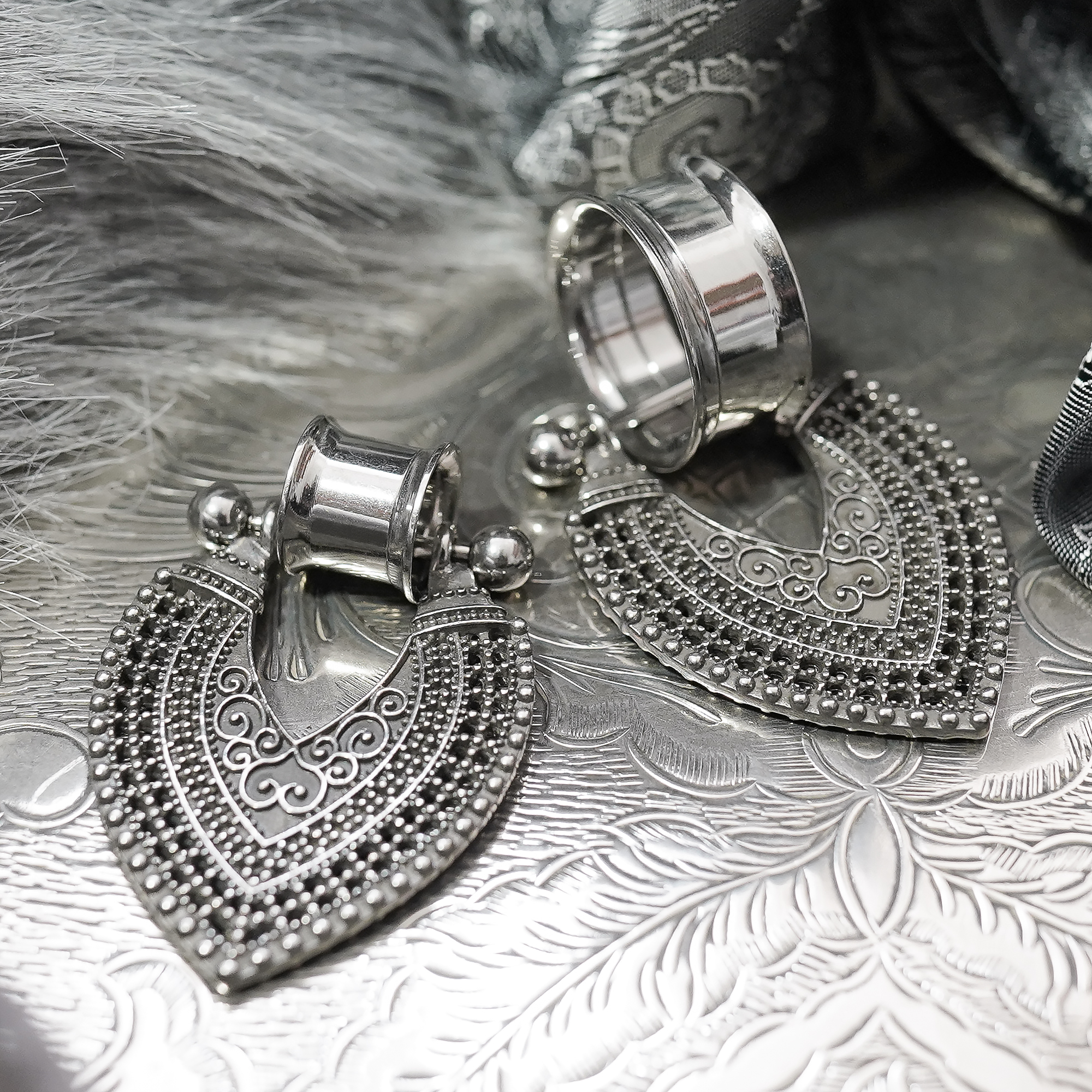 Beautiful  Shield Silver Dangle Plug
