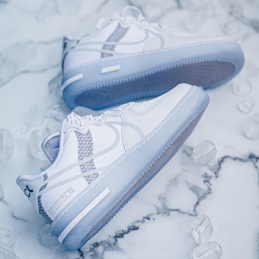 air force one react white light