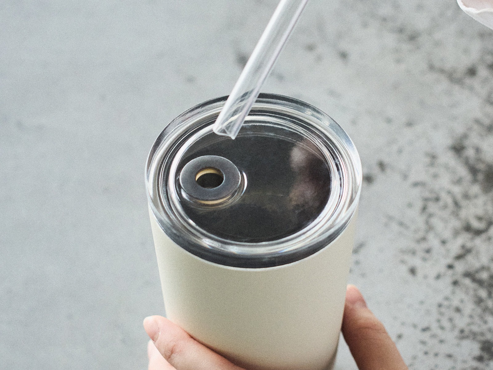 KINTO TO GO TUMBLER (WITH STRAW) (480ML/16OZ) WHITE THUMBNAIL 4