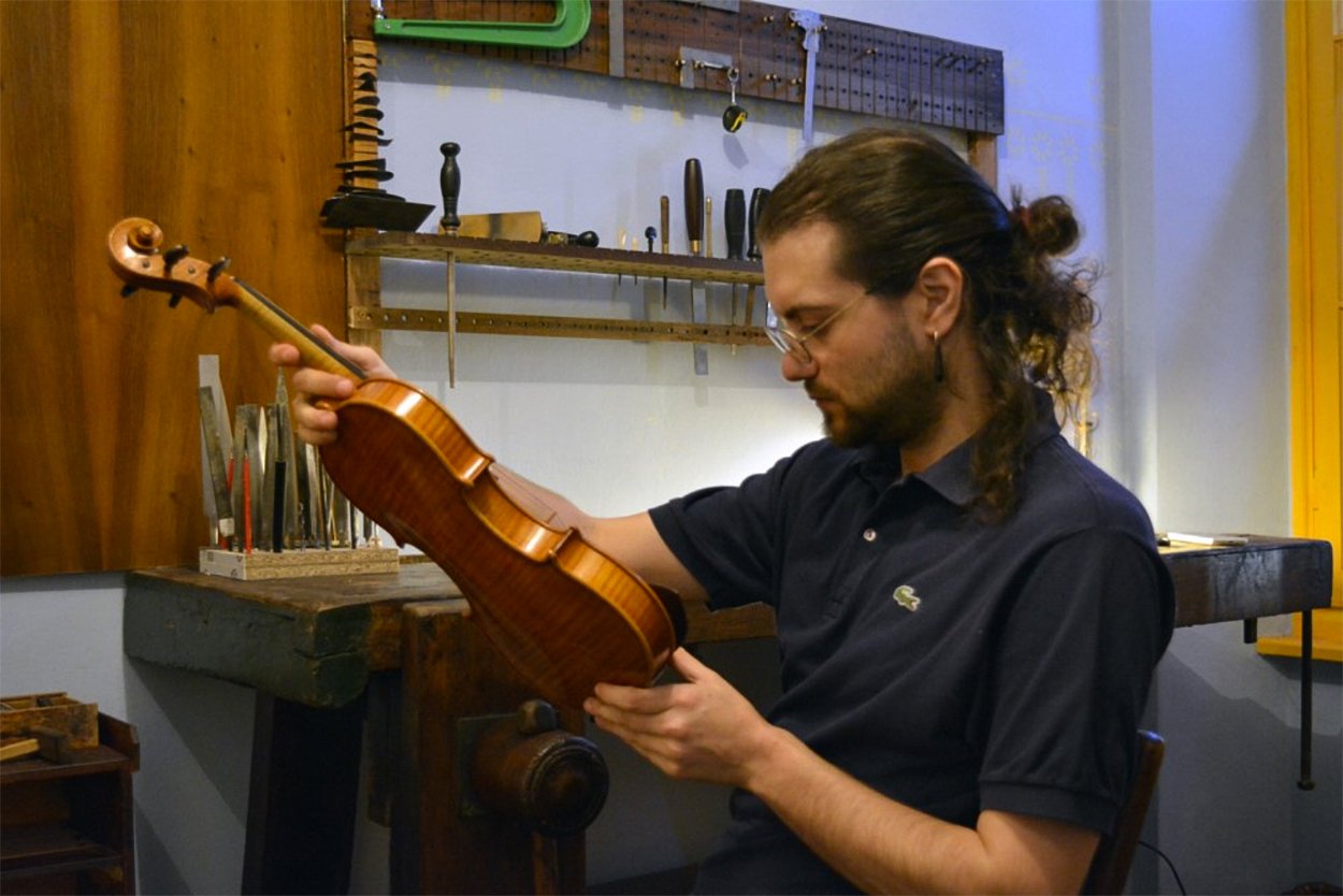 Lorenzo Maria Cinquepalmi Violin in action