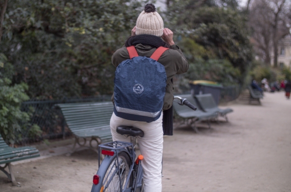 Cabaia Cabaïa réinvente les accessoires et vêtements pour les femmes, hommes et enfants : Bonnets, Sacs, Écharpes, Chaussettes, Serviettes de plage