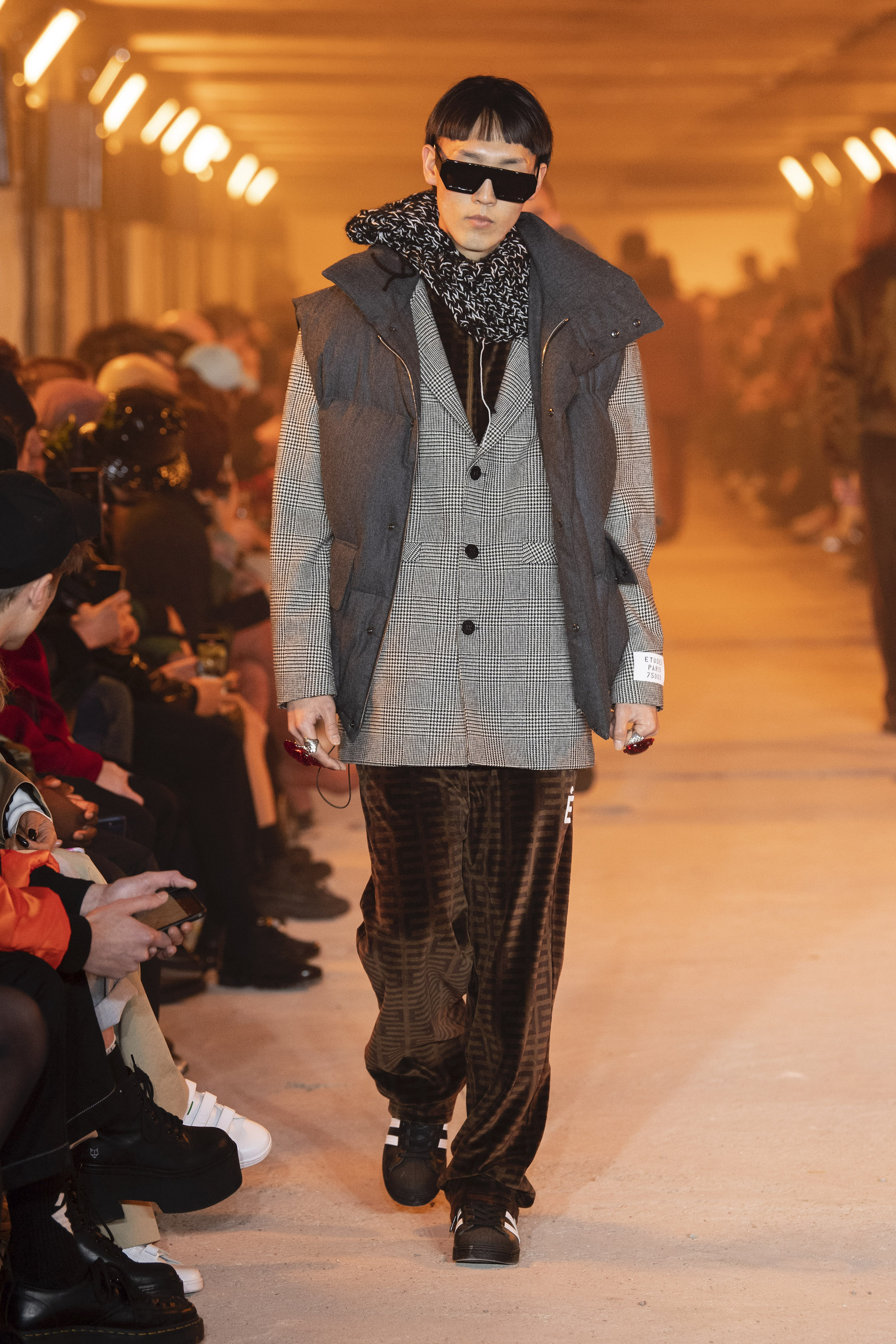 Etudes runaway AW20 Look 15