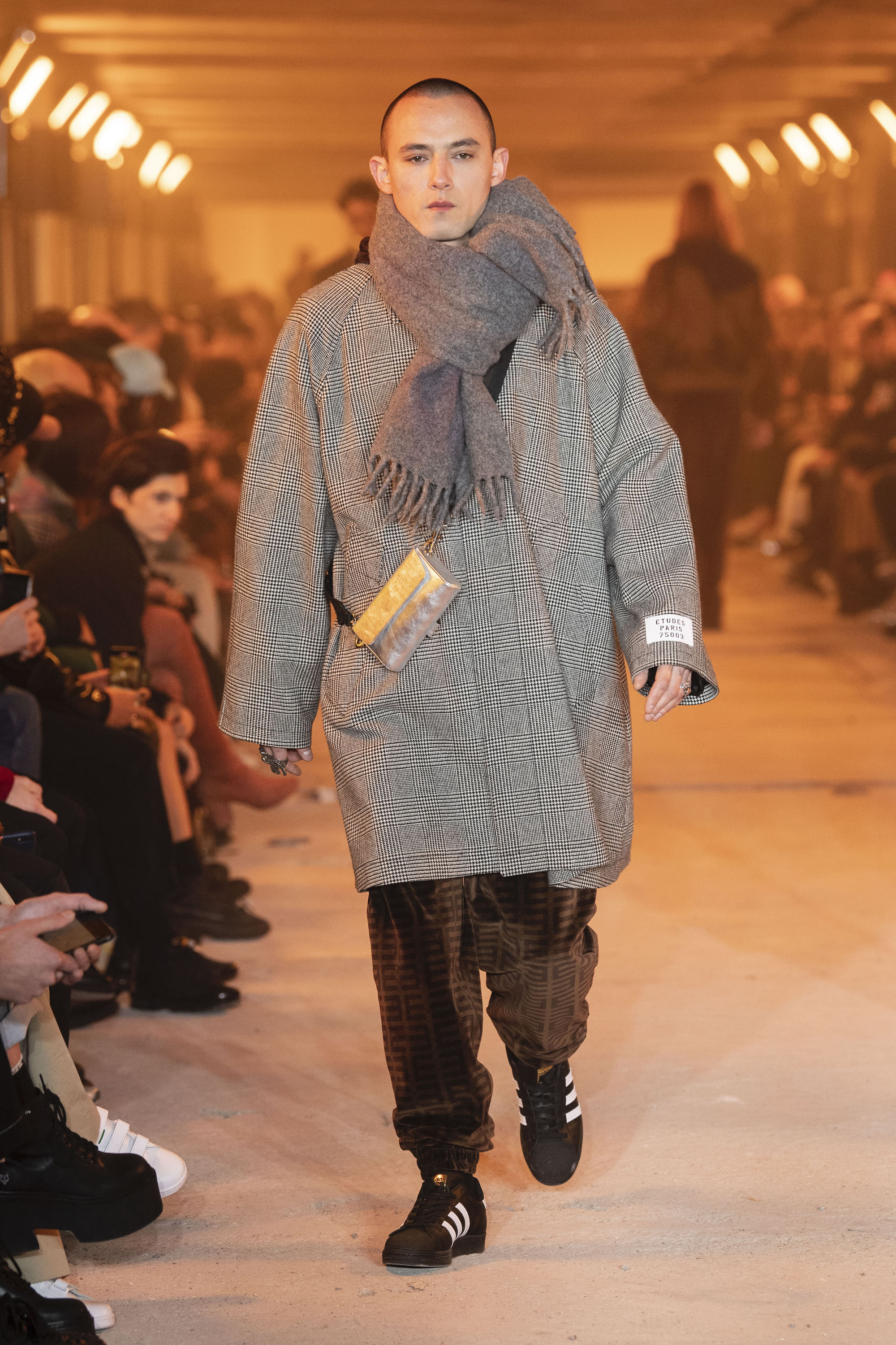 Etudes runaway AW20 Look 16