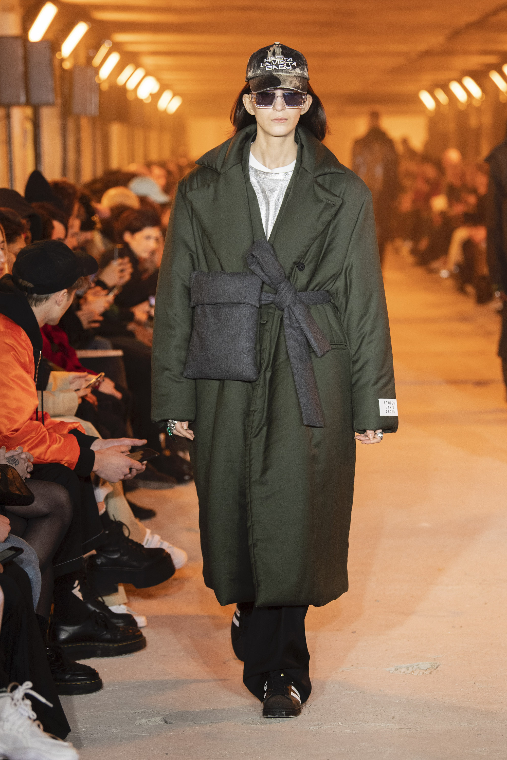 Etudes runaway AW20 Look 25