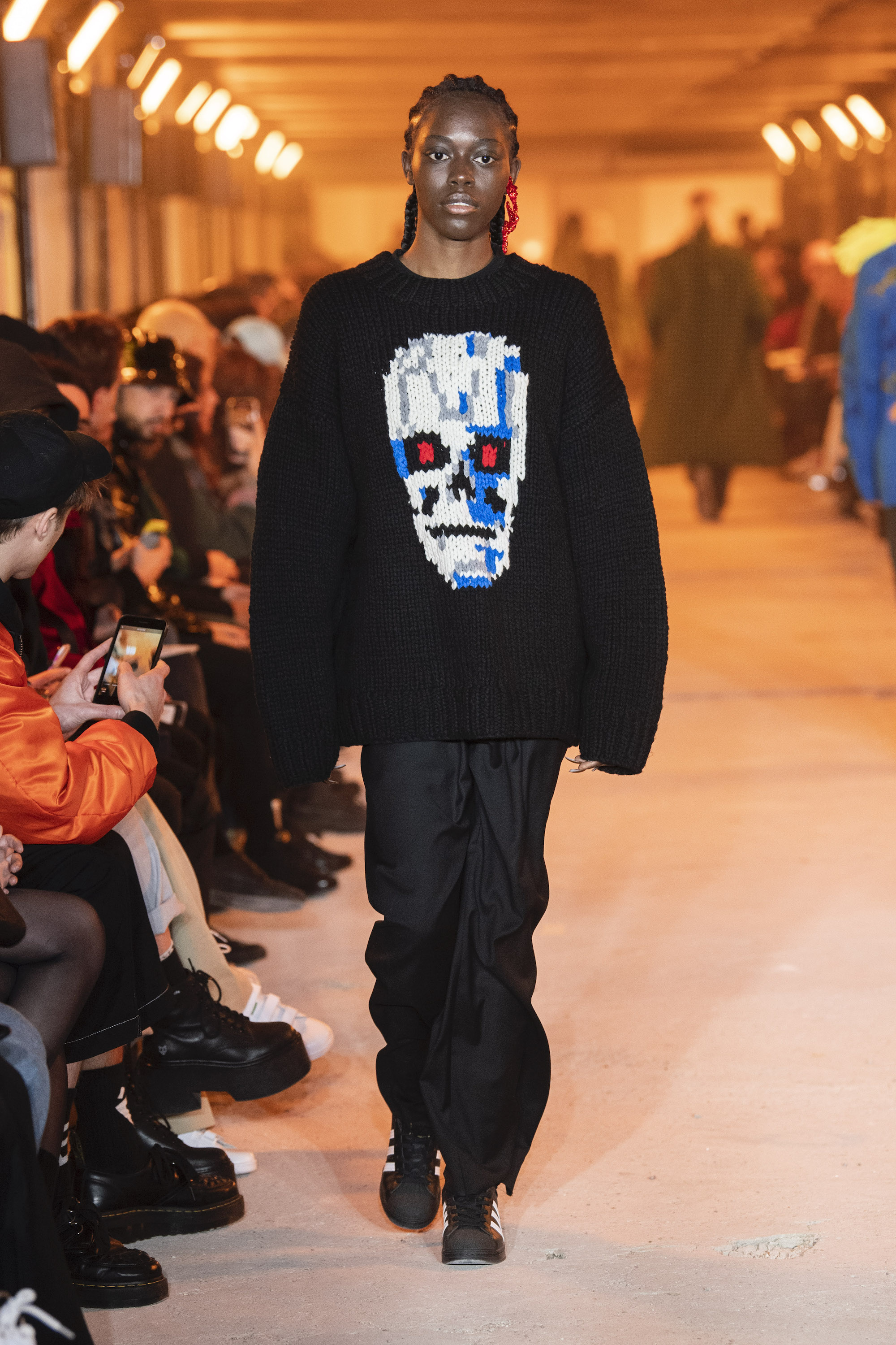 Etudes runaway AW20 Look 33