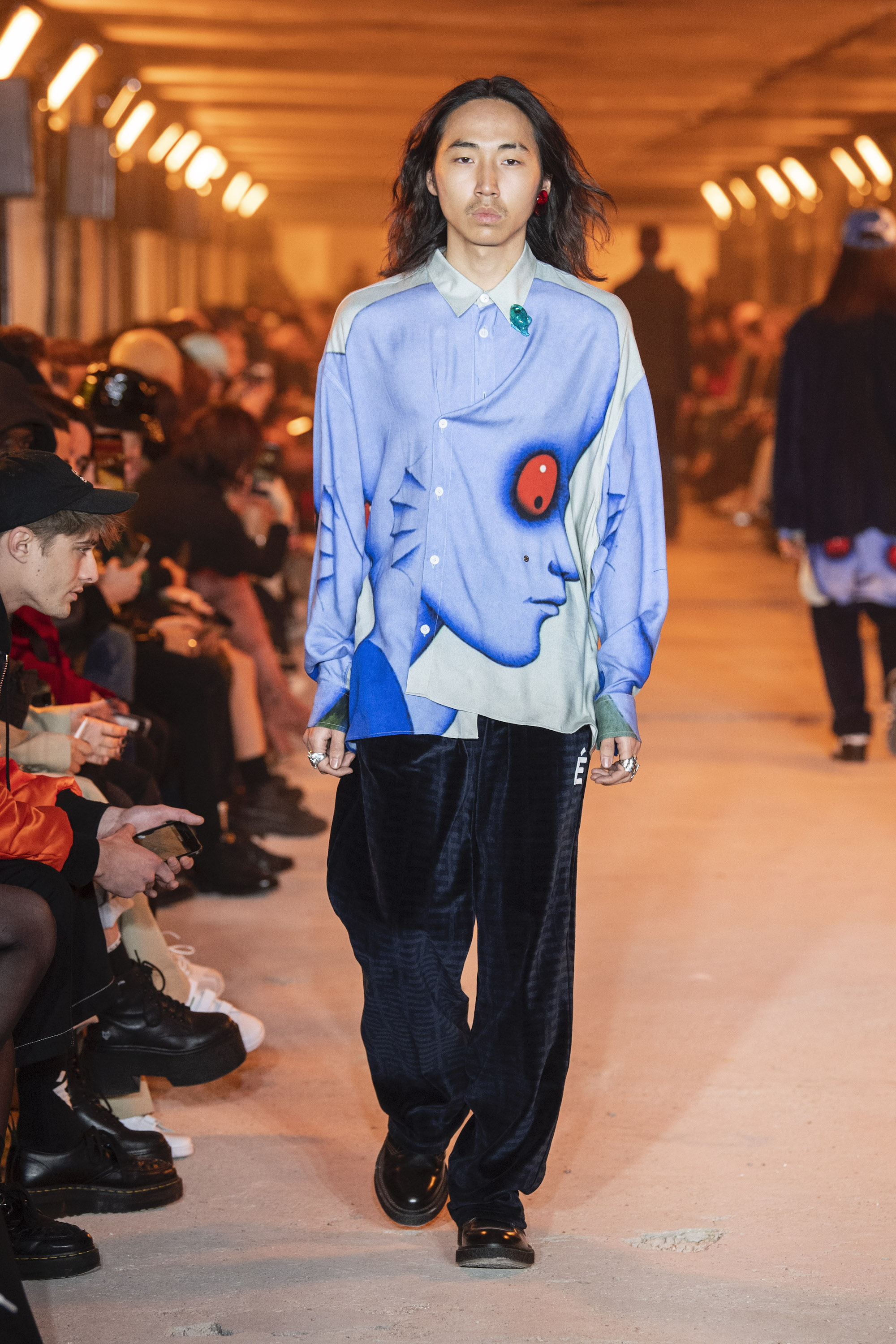 Etudes runaway AW20 Look 37