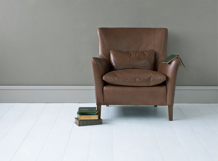 Chalky Grey walls painted with Empire Grey No.171

