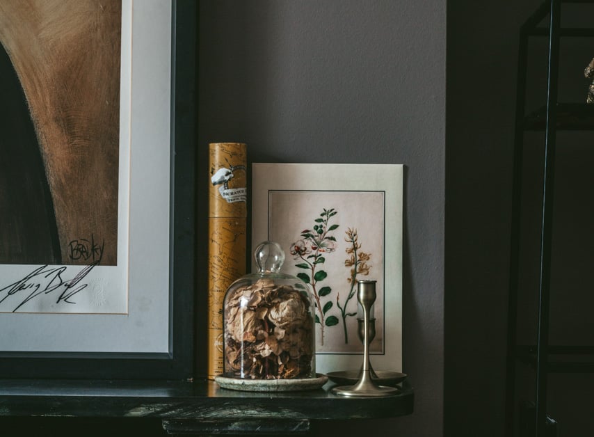 Grey Brown walls painted with Lock Keeper No.18 