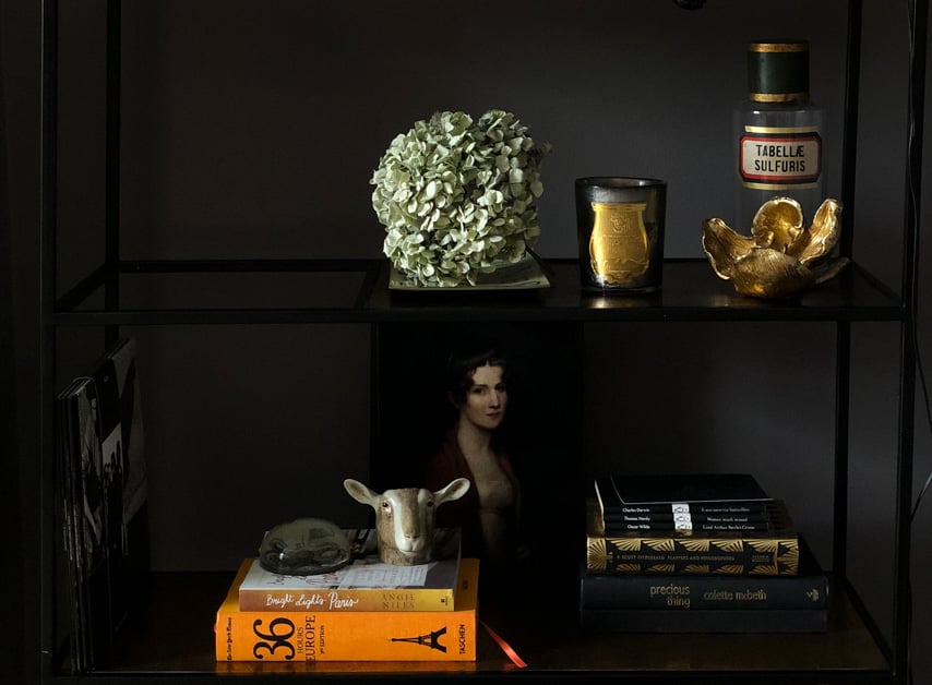 Grey Brown walls painted with Lock Keeper No.18 