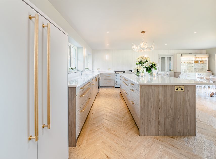 Light Grey walls and ceiling painted with Ludgate Circus No.89

