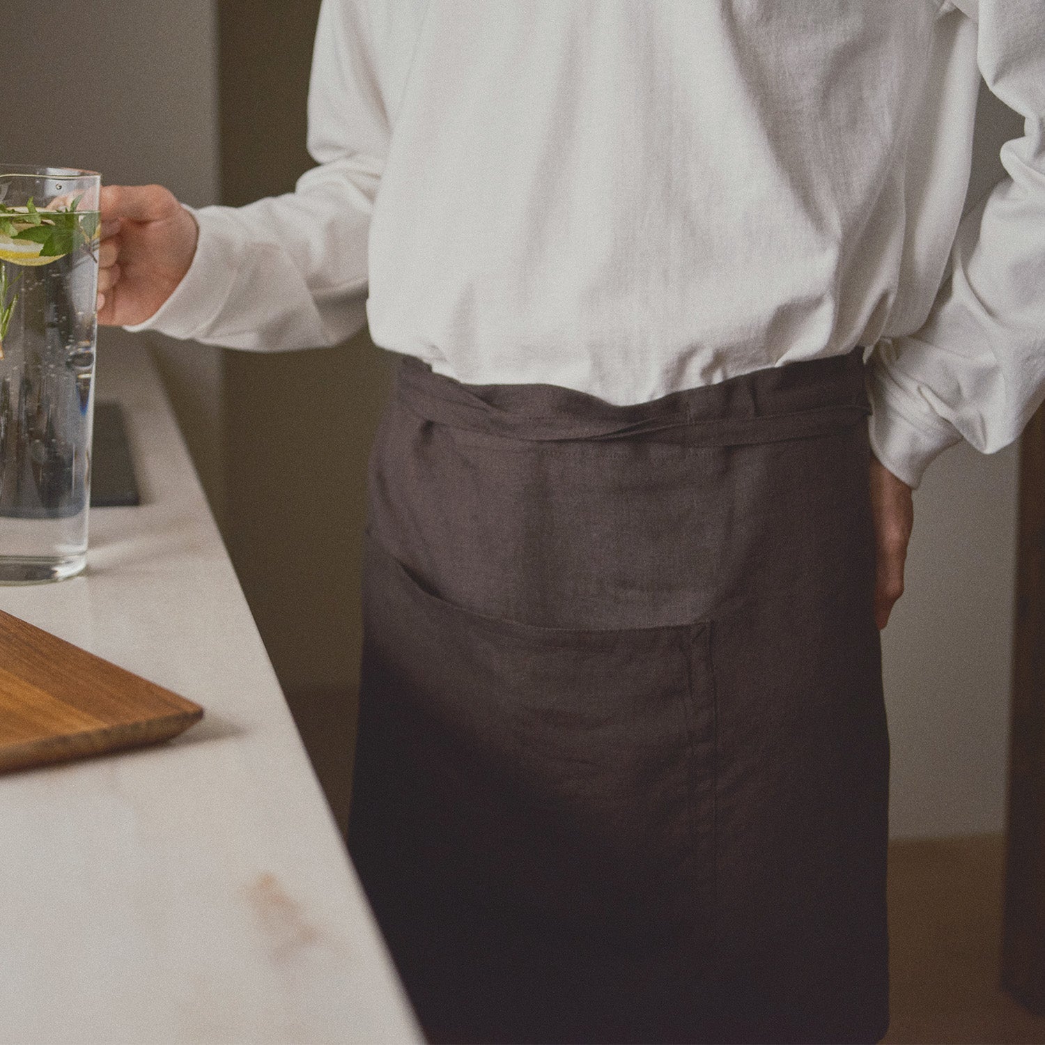 KINTO FUTO HALF APRON ALI CHARCOAL