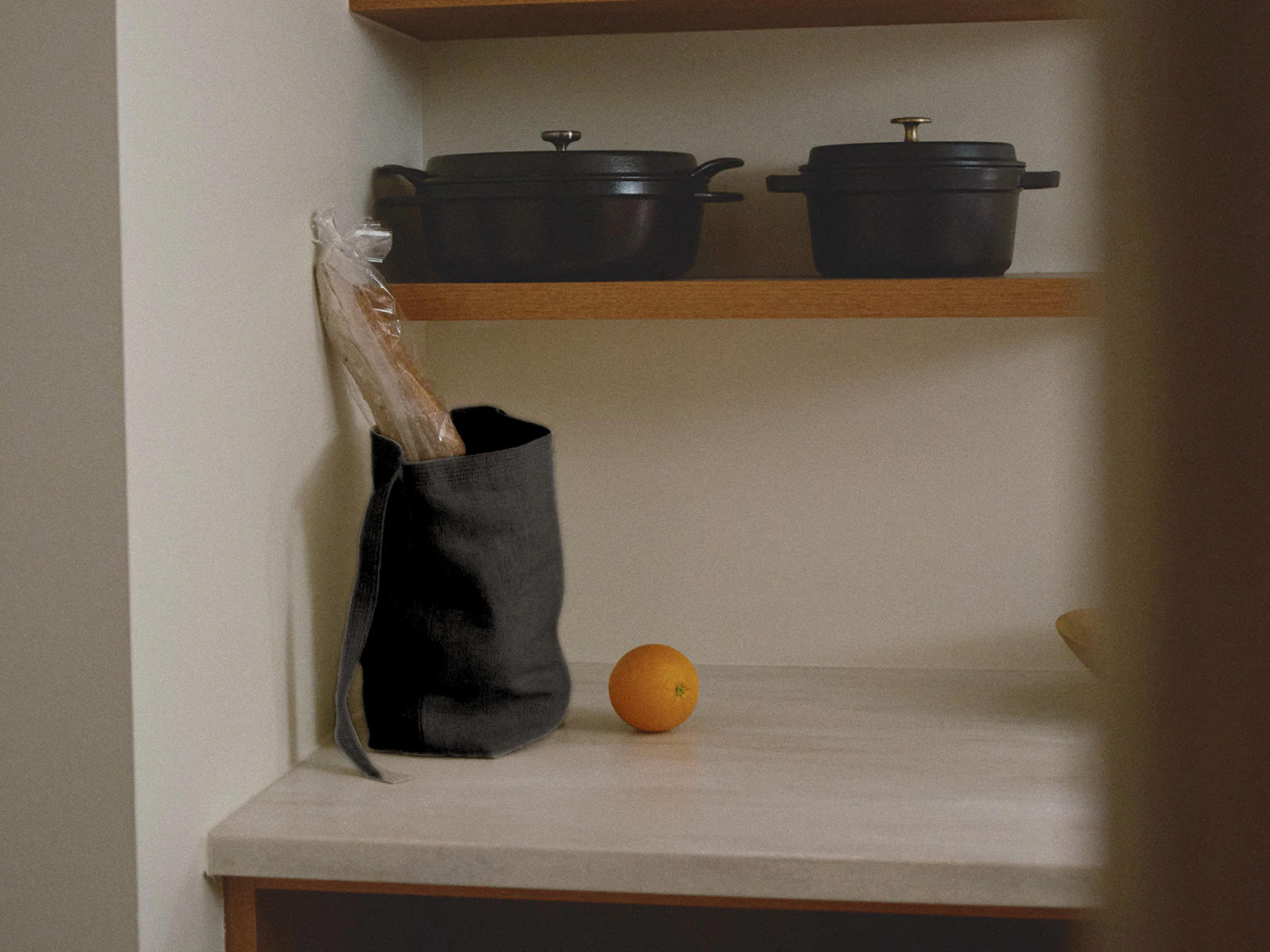 KINTO FUTO BREAD BAG ALI (150X110X280MM/5.9X4.33X11.02IN) CHARCOAL
