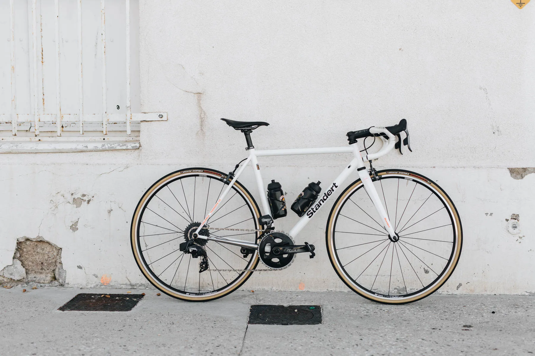 Triebwerk CR Steel Road Bike in White Colour